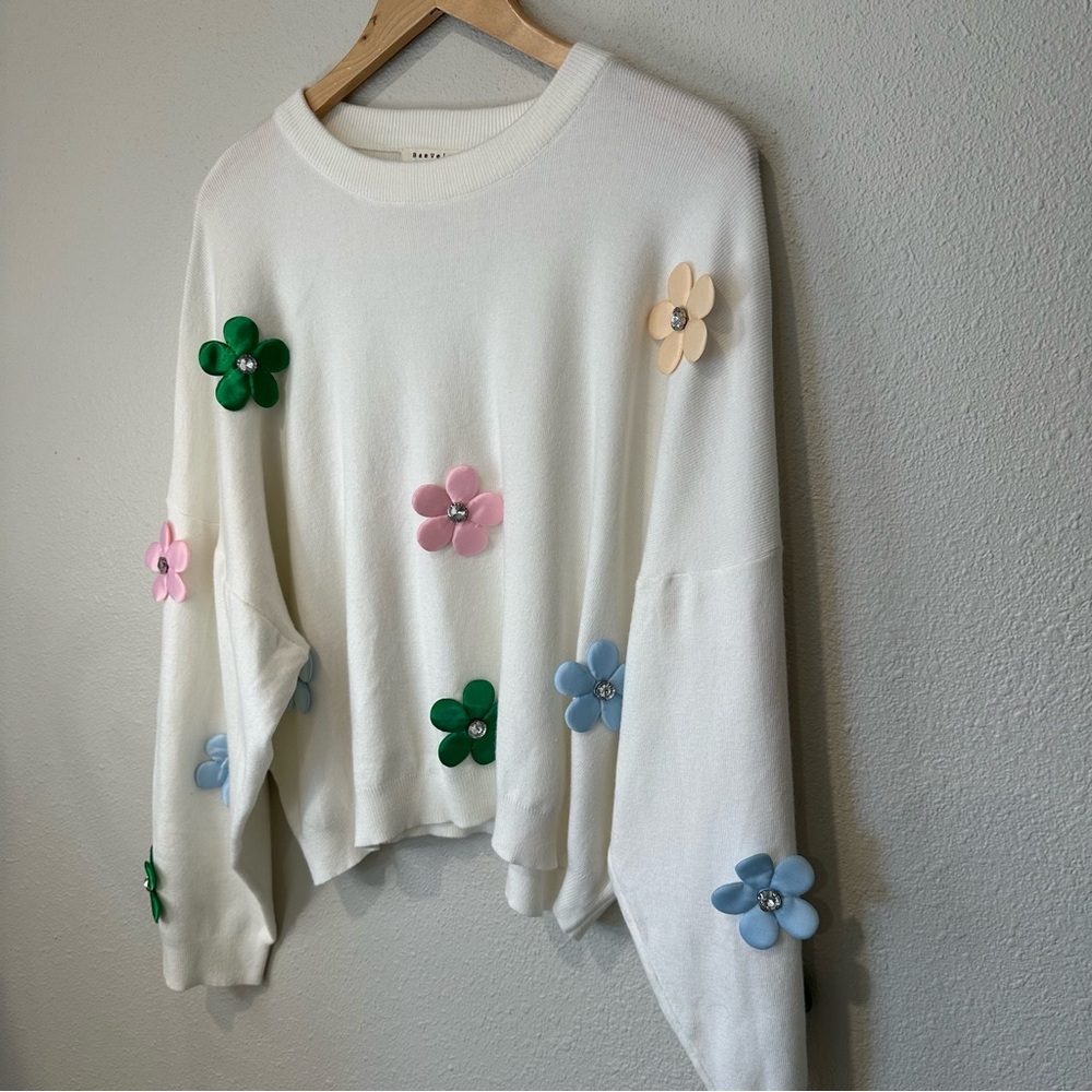 Baevely Floral Embellished White Sweater - Picture 3 of 11